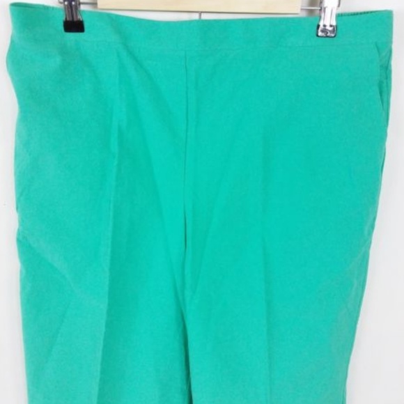 Alfred Dunner Green Capri Pockets Classic Fit - - Picture 2 of 4